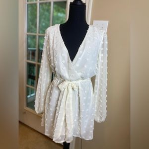 KENEDIK Off White Long Sleeve Romper